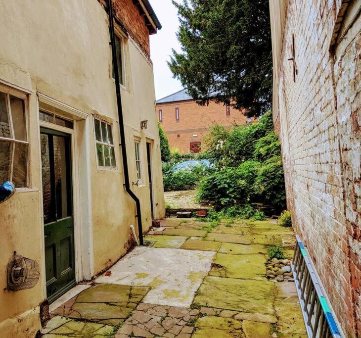 Medieval Roots And Harry Potter Townhouse - Hiking Near Ludlow Leominster Εξωτερικό φωτογραφία